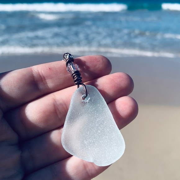 Into The Caribbean Seaglass Necklace - Picture 7 of 7